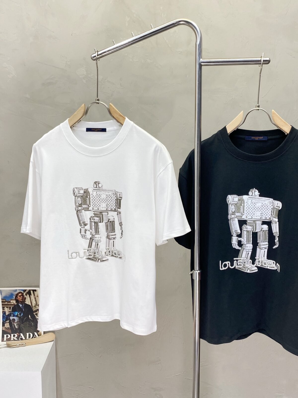 ⁦قميص لويس فويتون رجالي جديد كاجوال بأكمام قصيرة⁩ - الصورة ⁦5⁩