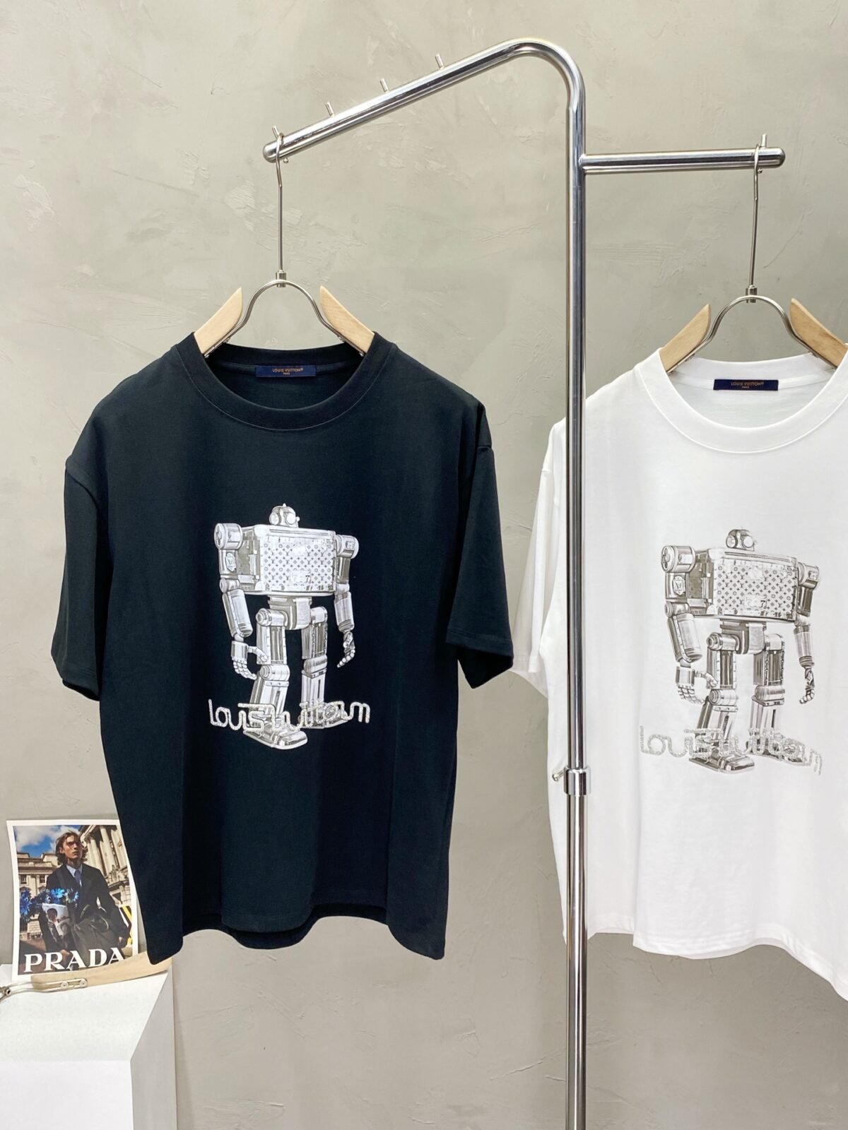 ⁦قميص لويس فويتون رجالي جديد كاجوال بأكمام قصيرة⁩ - الصورة ⁦2⁩