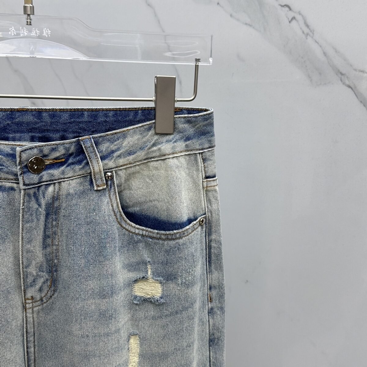 ⁦جينز لويس فويتون فاخر⁩ - الصورة ⁦5⁩