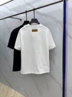 ⁦تيشيرت لويس فويتون الجديد بياقة دائرية⁩ - الصورة ⁦4⁩