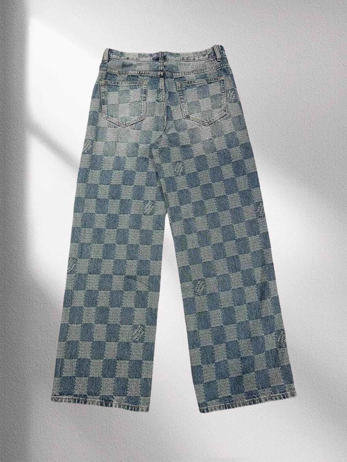 ⁦بنطلون جينز لويس فويتون عصري فضفاض بتصميم فسيفساء منقوش، بنطلون جينز رسمي.⁩ - الصورة ⁦2⁩