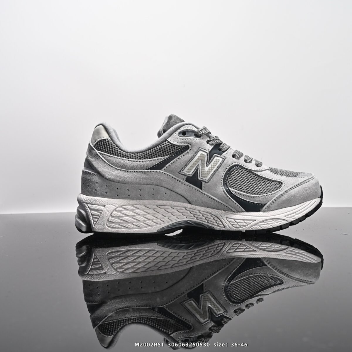 ⁦حذاء New Balance 2002R⁩ - الصورة ⁦2⁩