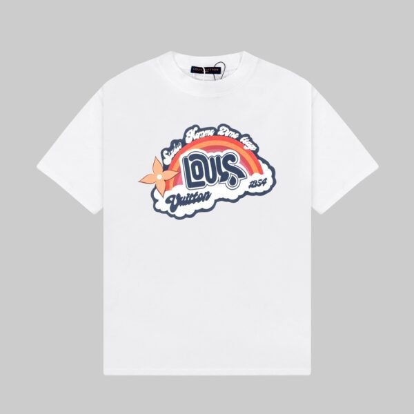 تيشيرت لويس فويتون الجديد بياقة دائرية وأكمام قصيرة