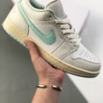 حذاء NIKE Air Jordan 1 Low AJ1