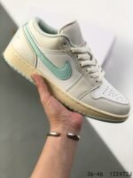 حذاء NIKE Air Jordan 1 Low AJ1