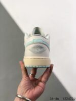 ⁦حذاء NIKE Air Jordan 1 Low AJ1⁩ - الصورة ⁦9⁩