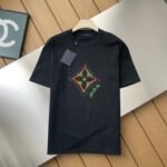 تيشيرت لويس فويتون الجديد بياقة دائرية وأكمام قصيرة للرجال والنساء