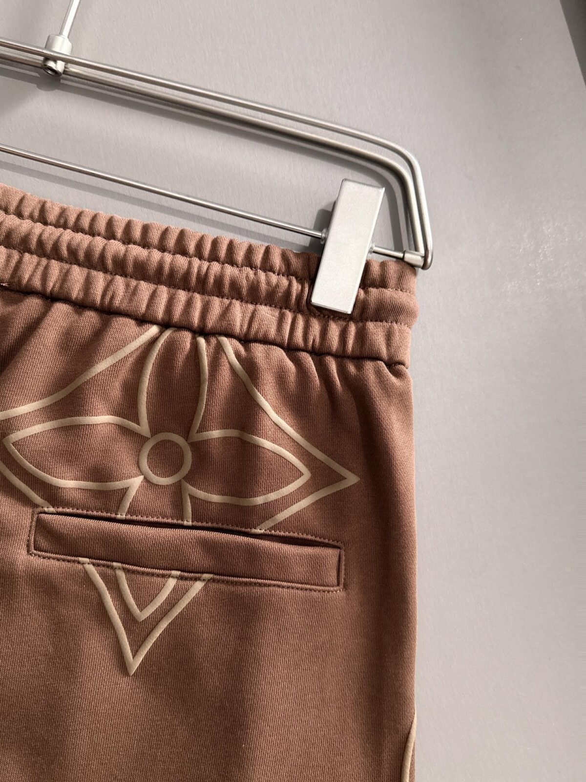 ⁦شورت لويس فويتون الجديد⁩ - الصورة ⁦5⁩