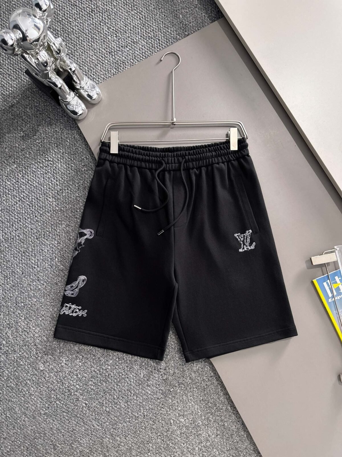 wsxc1748879719664_0 شورت لويس فويتون الجديد - الصورة 1