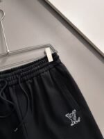 ⁦شورت لويس فويتون الجديد⁩ - الصورة ⁦8⁩