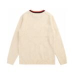 ⁦سترة غوتشي بياقة دائرية مزدوجة وخطوط مجوفة⁩ - الصورة ⁦2⁩