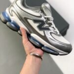 حذاء New Balance 2000