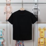 ⁦تيشيرت فندي الجديد، ربيع وصيف، كاجوال بأكمام قصيرة، مطرز.⁩ - الصورة ⁦3⁩