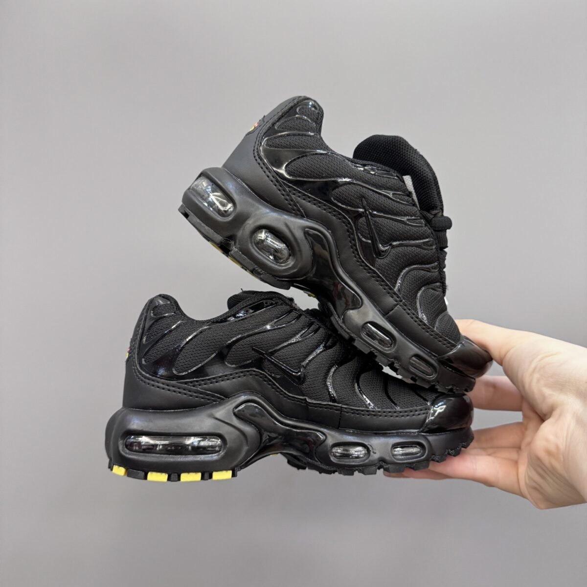 ⁦حذاء Nike Air Max Plus⁩ - الصورة ⁦2⁩