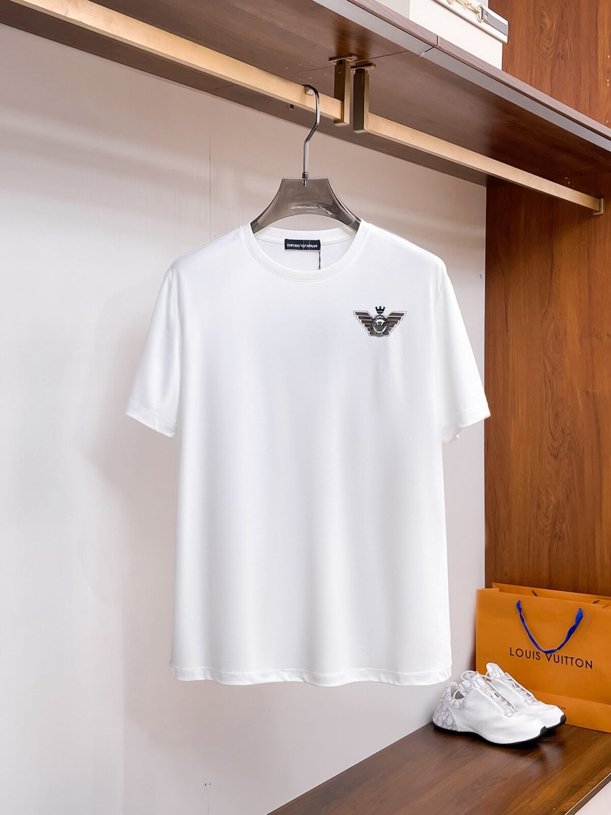 ⁦تيشيرت أرماني قطني بأكمام قصيرة⁩ - الصورة ⁦2⁩