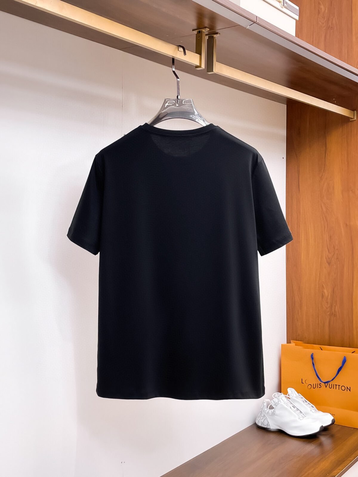 ⁦تيشيرت أرماني قطني بأكمام قصيرة⁩ - الصورة ⁦3⁩