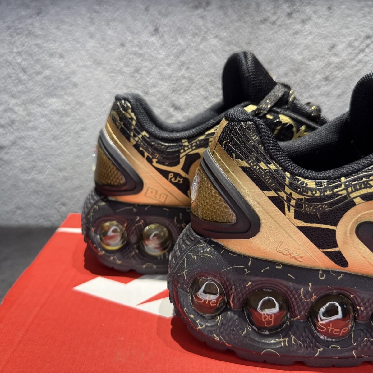 ⁦حذاء Nike Air Max DN8⁩ - الصورة ⁦4⁩