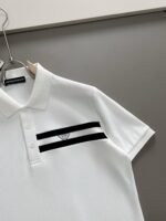 ⁦تيشيرت بولو من أرماني، مصنوع من قطن ناعم ومريح وجيد التهوية، بأكمام قصيرة.⁩ - الصورة ⁦3⁩