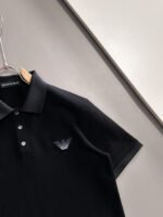 ⁦تيشيرت بولو أرماني الجديد بأكمام قصيرة وياقة كاملة⁩ - الصورة ⁦5⁩