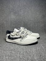 ⁦حذاء Nike Air Jordan 1 Low⁩ - الصورة ⁦3⁩