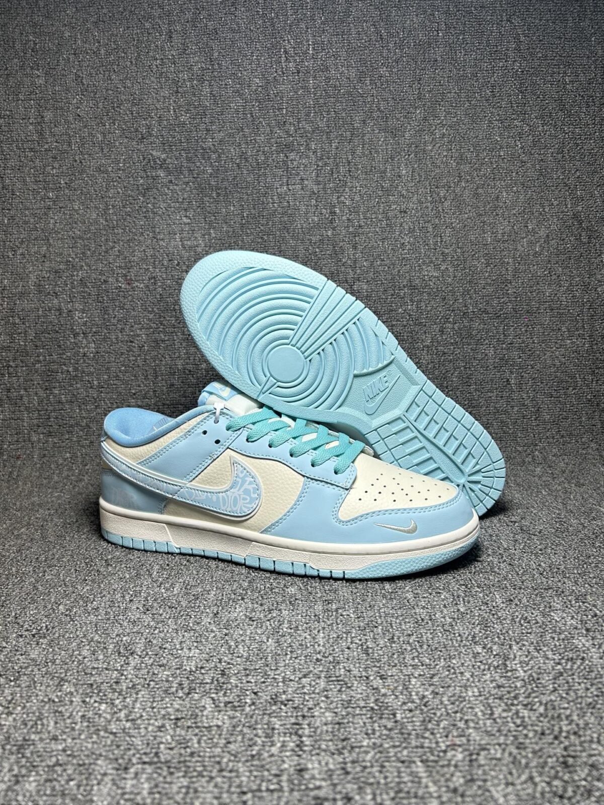 ⁦حذاء Nike SB Dunk Low⁩ - الصورة ⁦4⁩