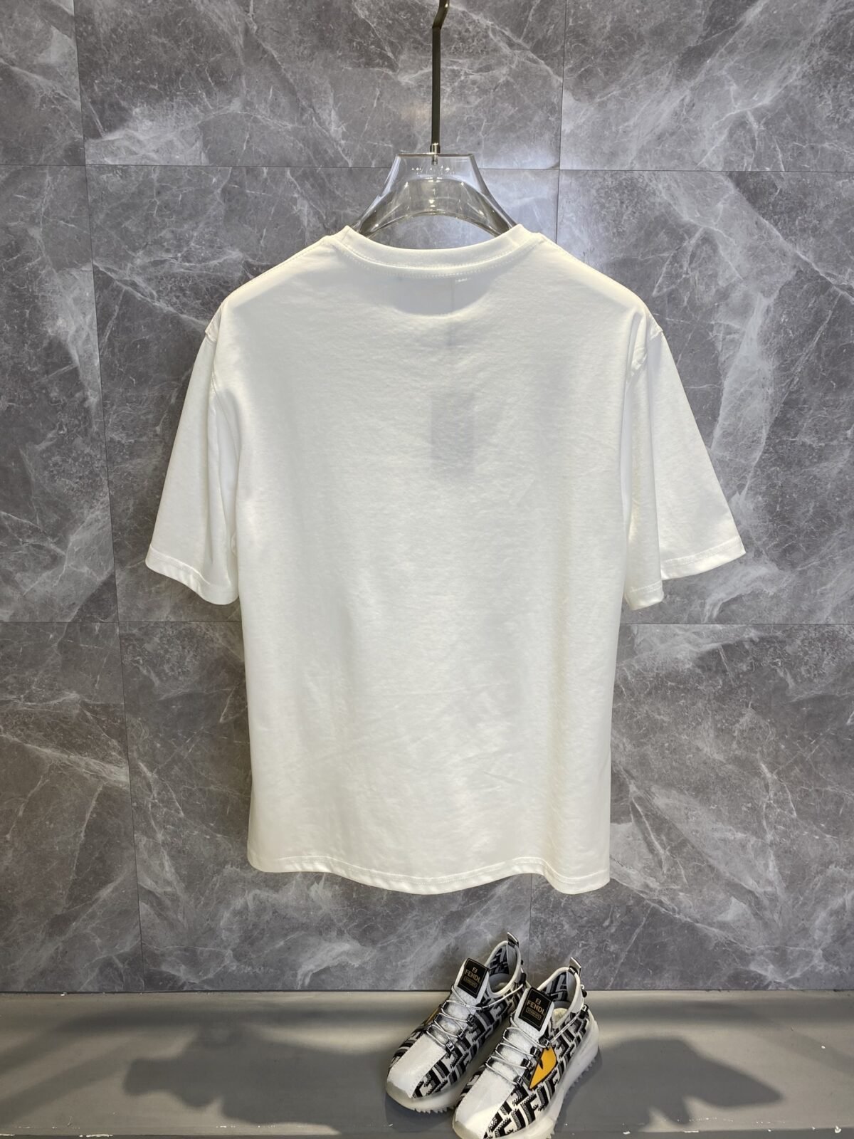 ⁦تيشيرت أرماني بأكمام قصيرة⁩ - الصورة ⁦4⁩