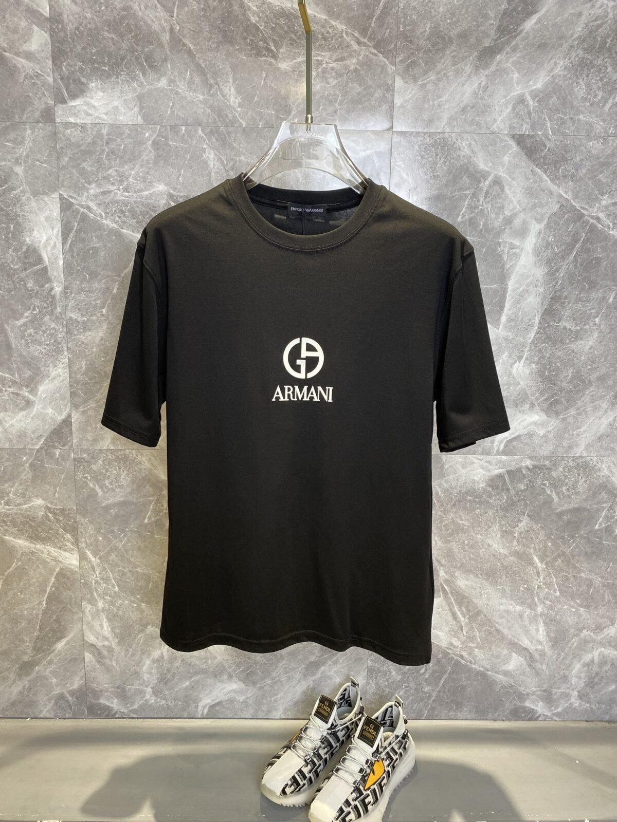 ⁦تيشيرت أرماني بأكمام قصيرة⁩ - الصورة ⁦3⁩