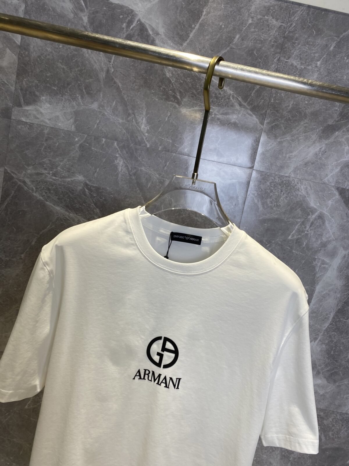 ⁦تيشيرت أرماني بأكمام قصيرة⁩ - الصورة ⁦5⁩