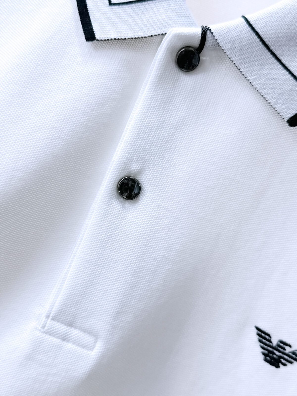 ⁦تيشيرت بولو رجالي جديد من أرماني بأكمام قصيرة وياقة دائرية⁩ - الصورة ⁦6⁩