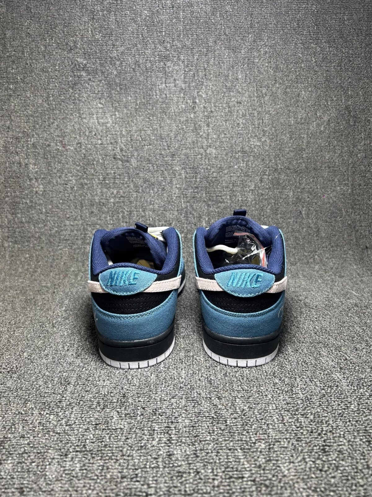 ⁦حذاء Nike SB Dunk Low⁩ - الصورة ⁦6⁩