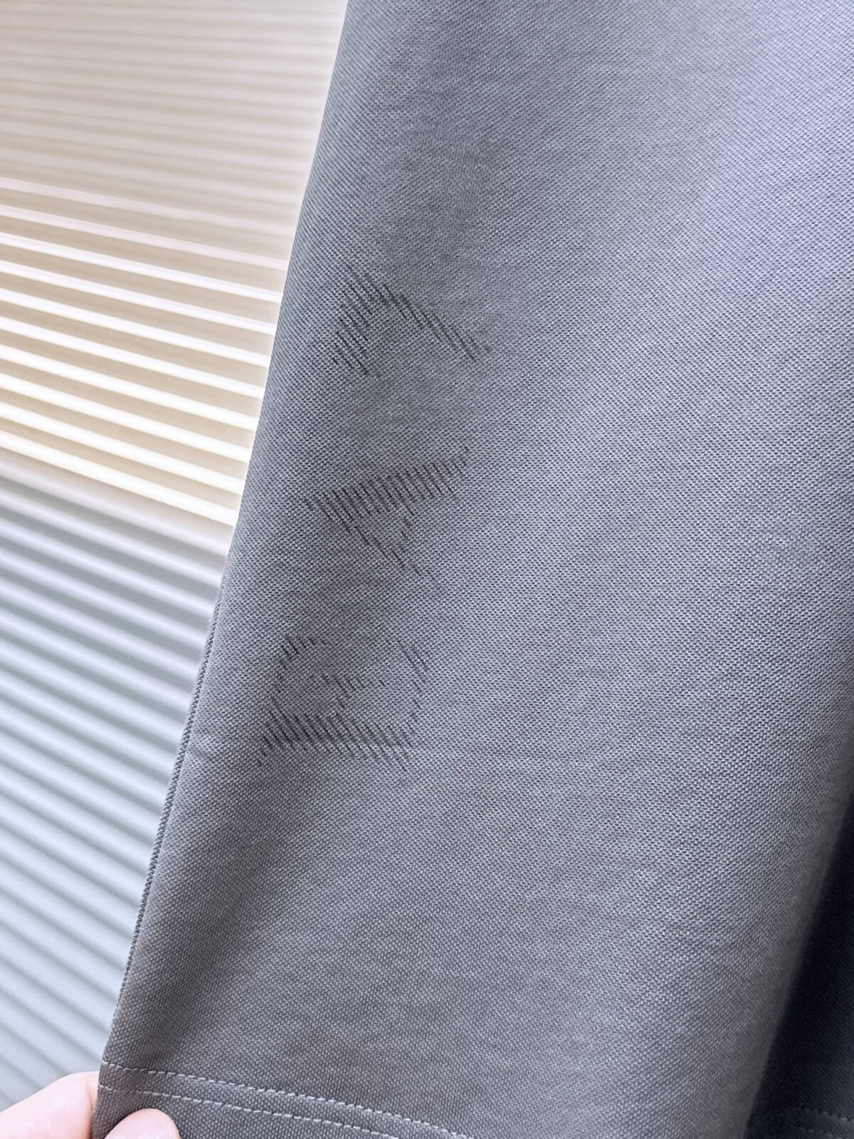 ⁦تيشيرت بولو رجالي جديد من أرماني بأكمام قصيرة وياقة دائرية⁩ - الصورة ⁦7⁩