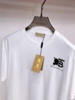 ⁦تيشيرت بربري قطني بأكمام قصيرة⁩ - الصورة ⁦4⁩