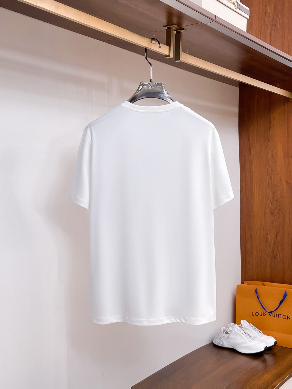 ⁦تيشيرت بربري قطني بأكمام قصيرة⁩ - الصورة ⁦3⁩