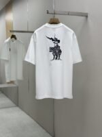 ⁦تيشيرت بربري الجديد بأكمام قصيرة ورقبة دائرية⁩ - الصورة ⁦2⁩