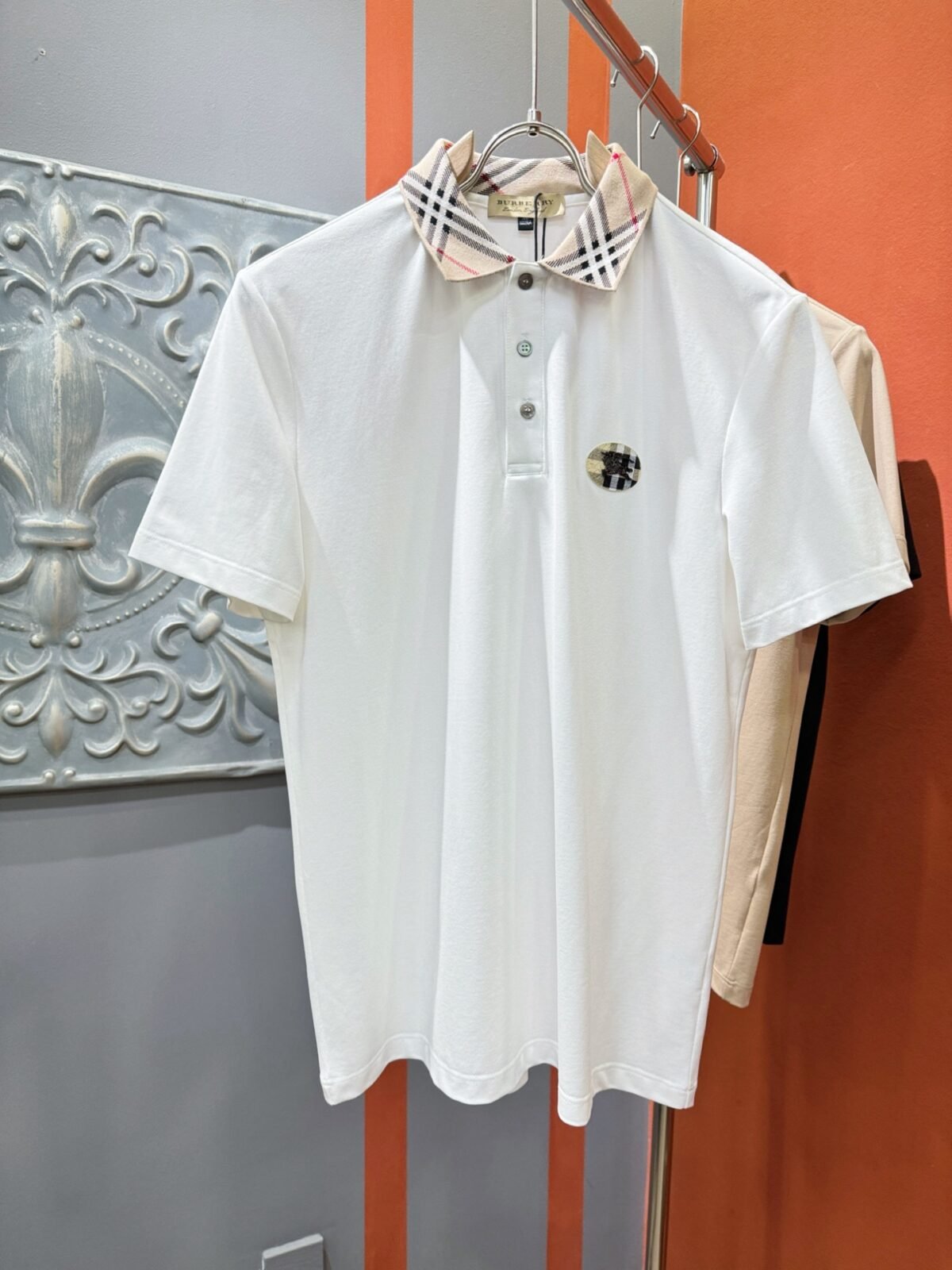 wsxc1749005103188_0 تيشيرت بولو رجالي جديد بأكمام قصيرة وياقة دائرية من بربري. - الصورة 1