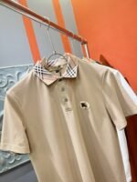 ⁦تيشيرت بولو رجالي جديد بأكمام قصيرة وياقة دائرية من بربري.⁩ - الصورة ⁦4⁩