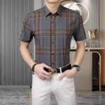 ⁦قميص بربري الكلاسيكي الرجالي الجديد بأكمام قصيرة ونقشة مربعات⁩ - الصورة ⁦2⁩