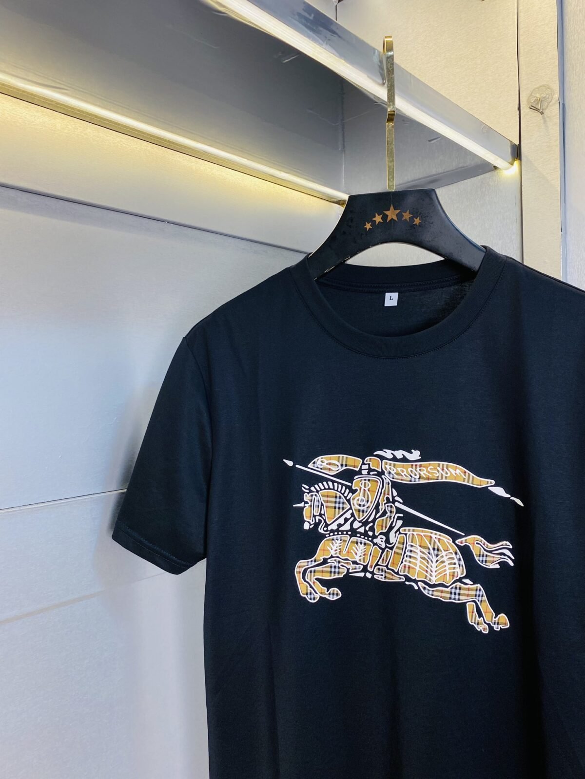 ⁦تيشيرت بربري بأكمام قصيرة⁩ - الصورة ⁦5⁩