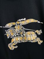 ⁦تيشيرت بربري بأكمام قصيرة⁩ - الصورة ⁦7⁩