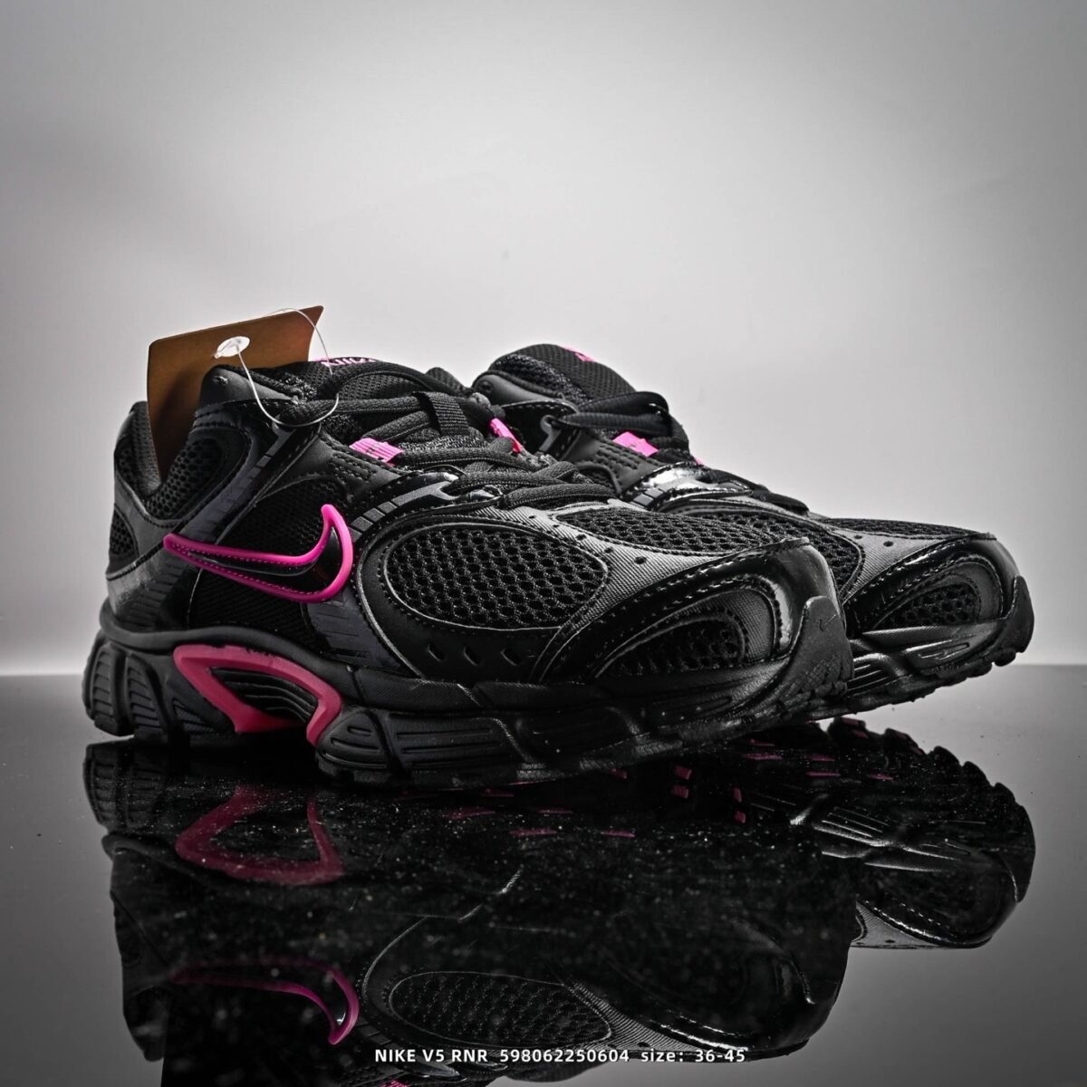 ⁦حذاء NIKE V5 RNR⁩ - الصورة ⁦5⁩