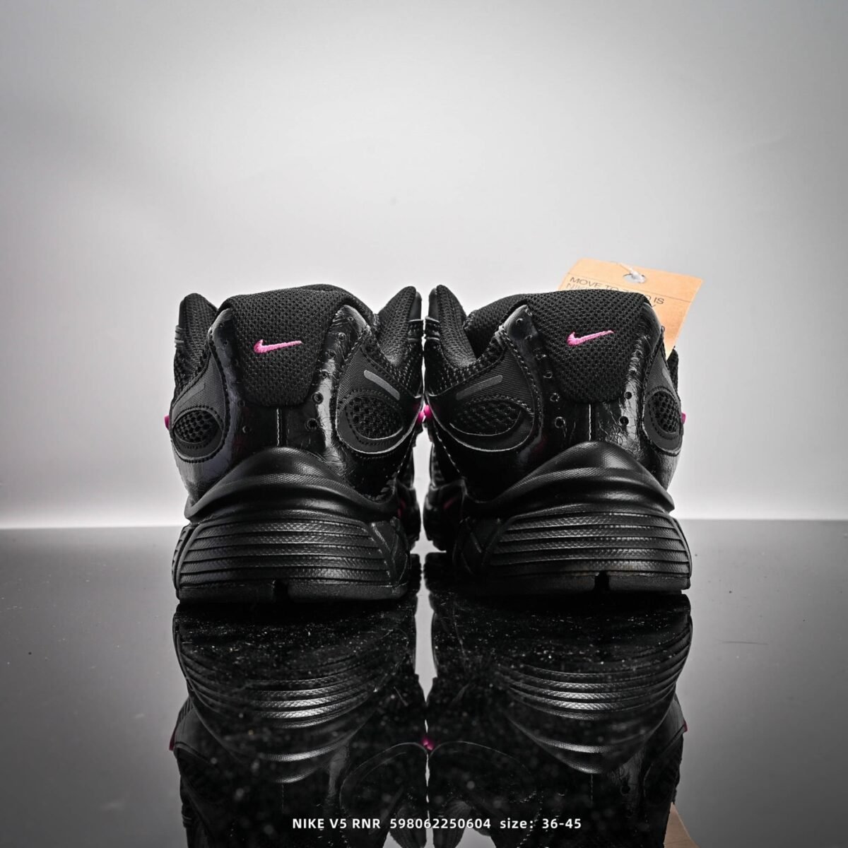 ⁦حذاء NIKE V5 RNR⁩ - الصورة ⁦6⁩