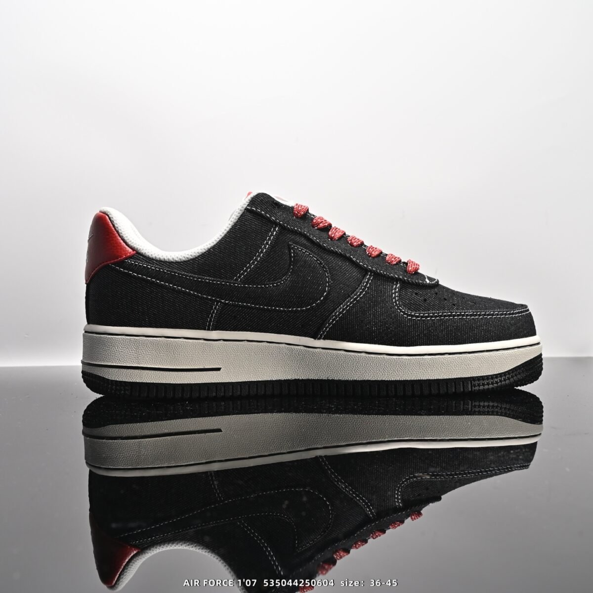 ⁦حذاء Nike Air Force 1 '07⁩ - الصورة ⁦3⁩