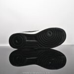 ⁦حذاء Nike Air Force 1 '07⁩ - الصورة ⁦4⁩