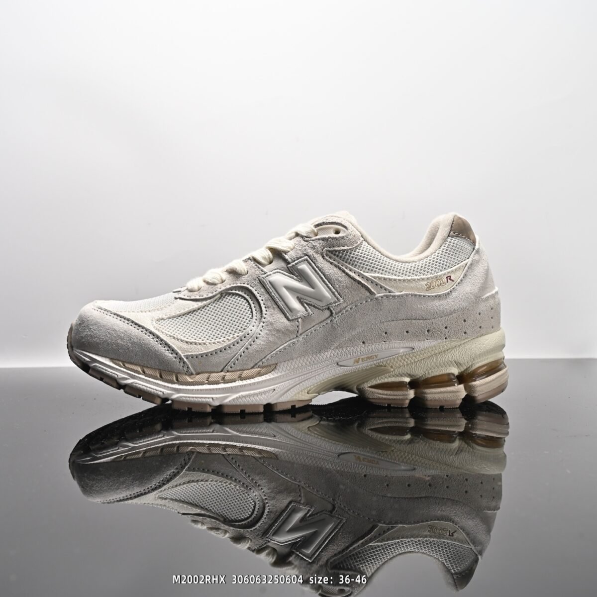 ⁦حذاء New Balance M2002RHX⁩ - الصورة ⁦1⁩