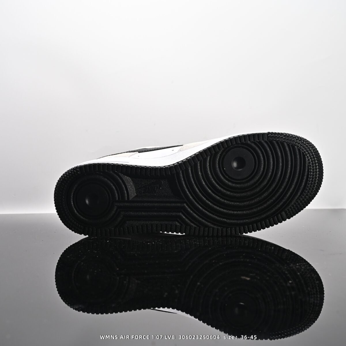 ⁦حذاء Nike Air Force 1 '07 LV8⁩ - الصورة ⁦3⁩