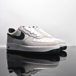 ⁦حذاء Nike Air Force 1 '07 LV8⁩ - الصورة ⁦5⁩