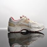 ⁦حذاء Nike Air Zoom Vomero 5⁩ - الصورة ⁦2⁩