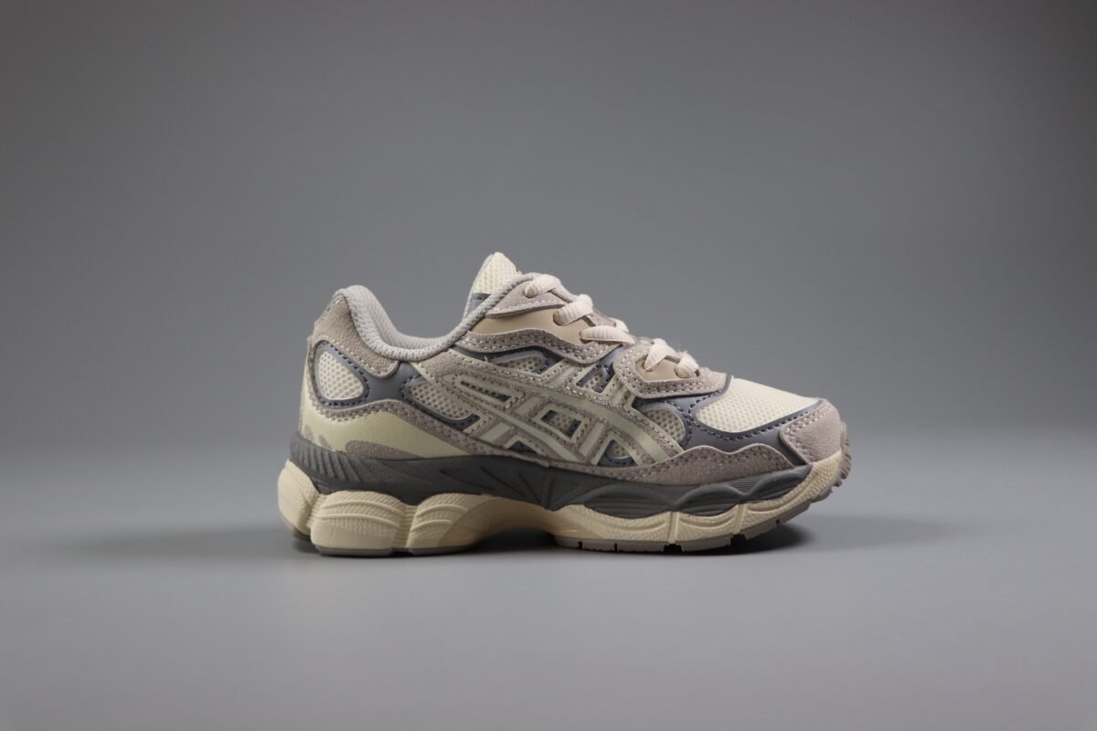 ⁦حذاء ASICS Gel-NYC للأطفال⁩ - الصورة ⁦2⁩