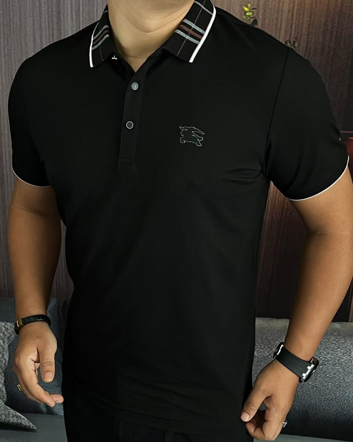 ⁦تيشيرت بربري بأكمام قصيرة، أحدث صيحات الموضة، بتصميم ياقة مدورة⁩ - الصورة ⁦4⁩