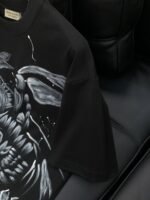 ⁦تيشيرت بربري عصري وعملي، بياقة دائرية وأكمام قصيرة.⁩ - الصورة ⁦5⁩